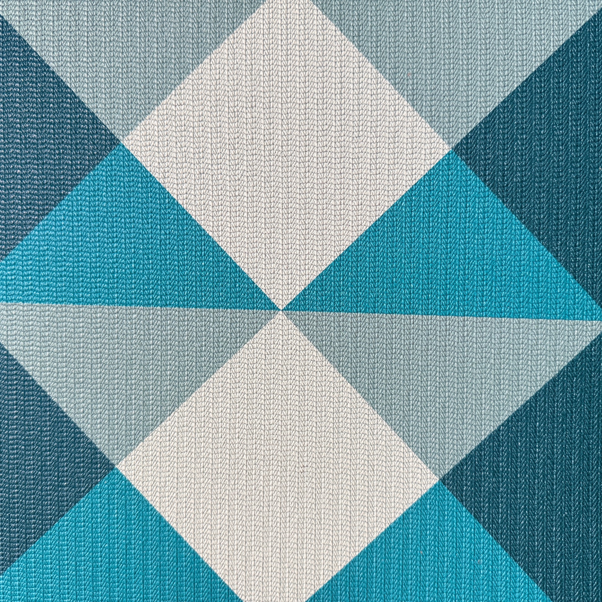 Swankymat Isla Jade non-toxic eco-friendly exercise mat and play mat closeup geometric detail